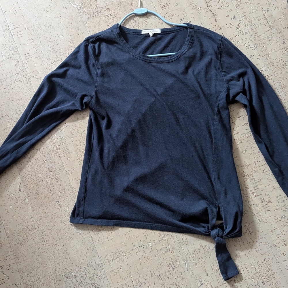 Threads for thought size xs long sleeve tee